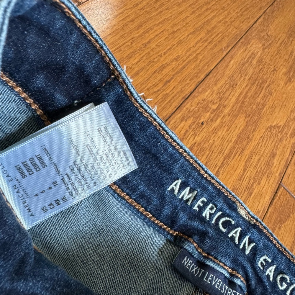 American Eagle Ripped jeans - Picture 2 of 3